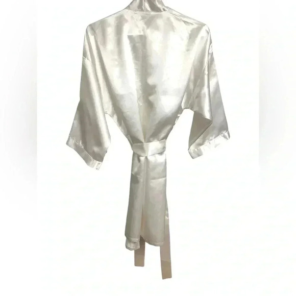 Vintage Gloria Vanderbilt  bright white dressing gown, Size small - Picture 4 of 7